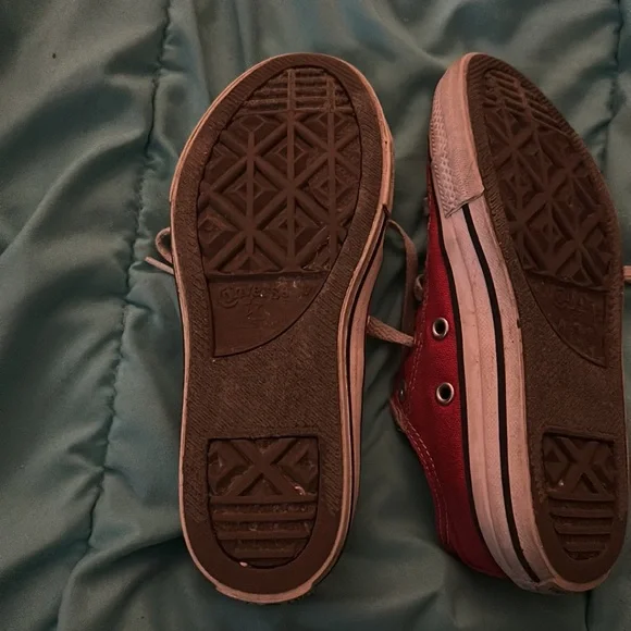 Red girls converse - Picture 3 of 3
